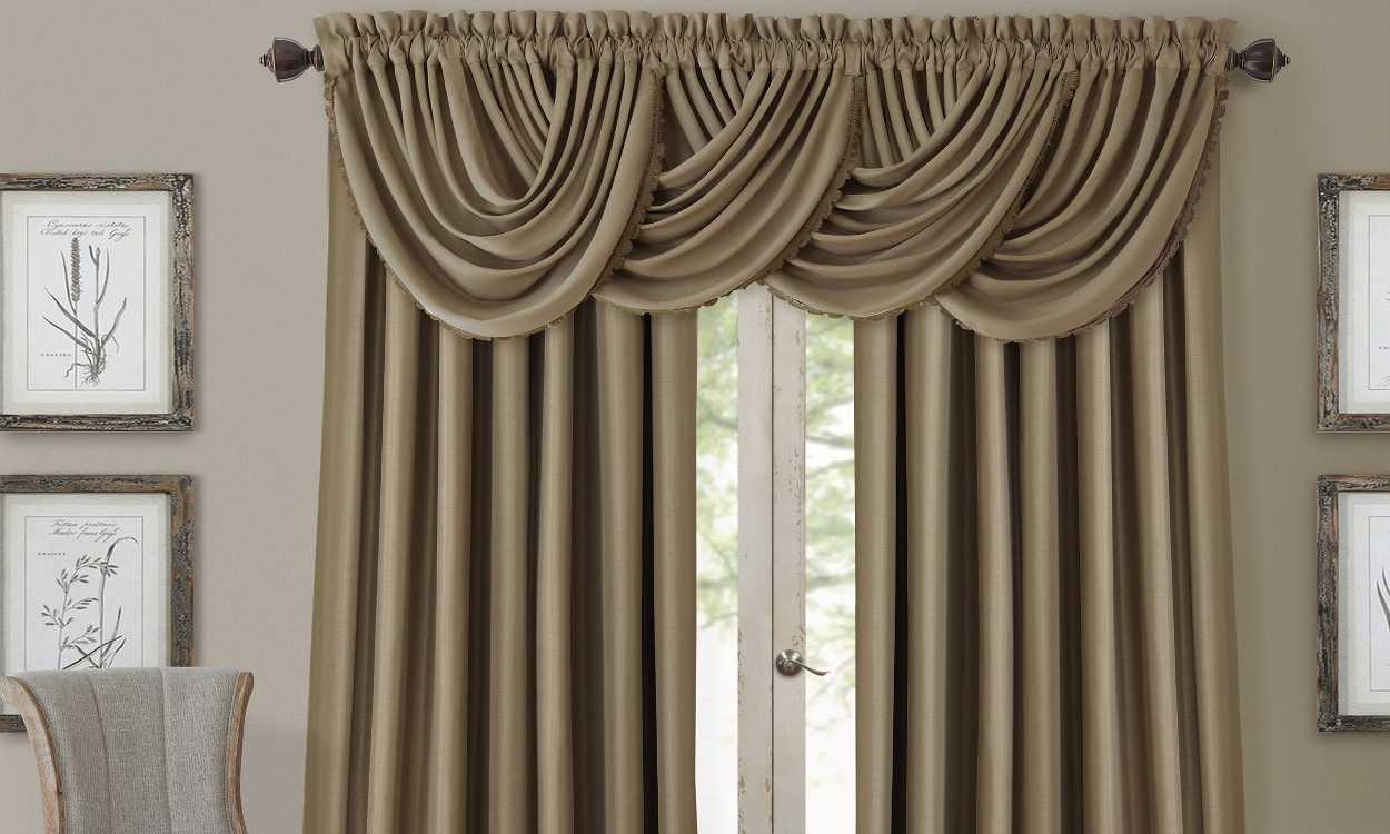 Complement your décor with curtain rods