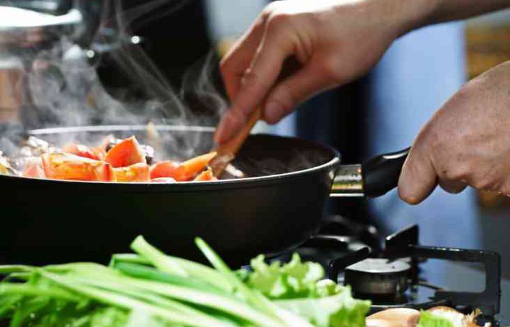How to minimize dangers of non-stick cookware