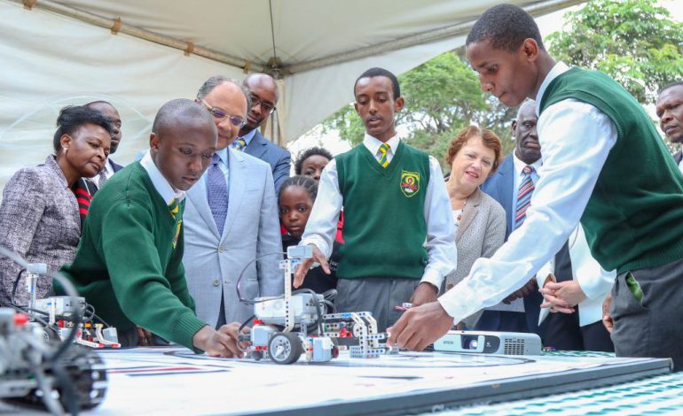 Migori students receive scientists' award