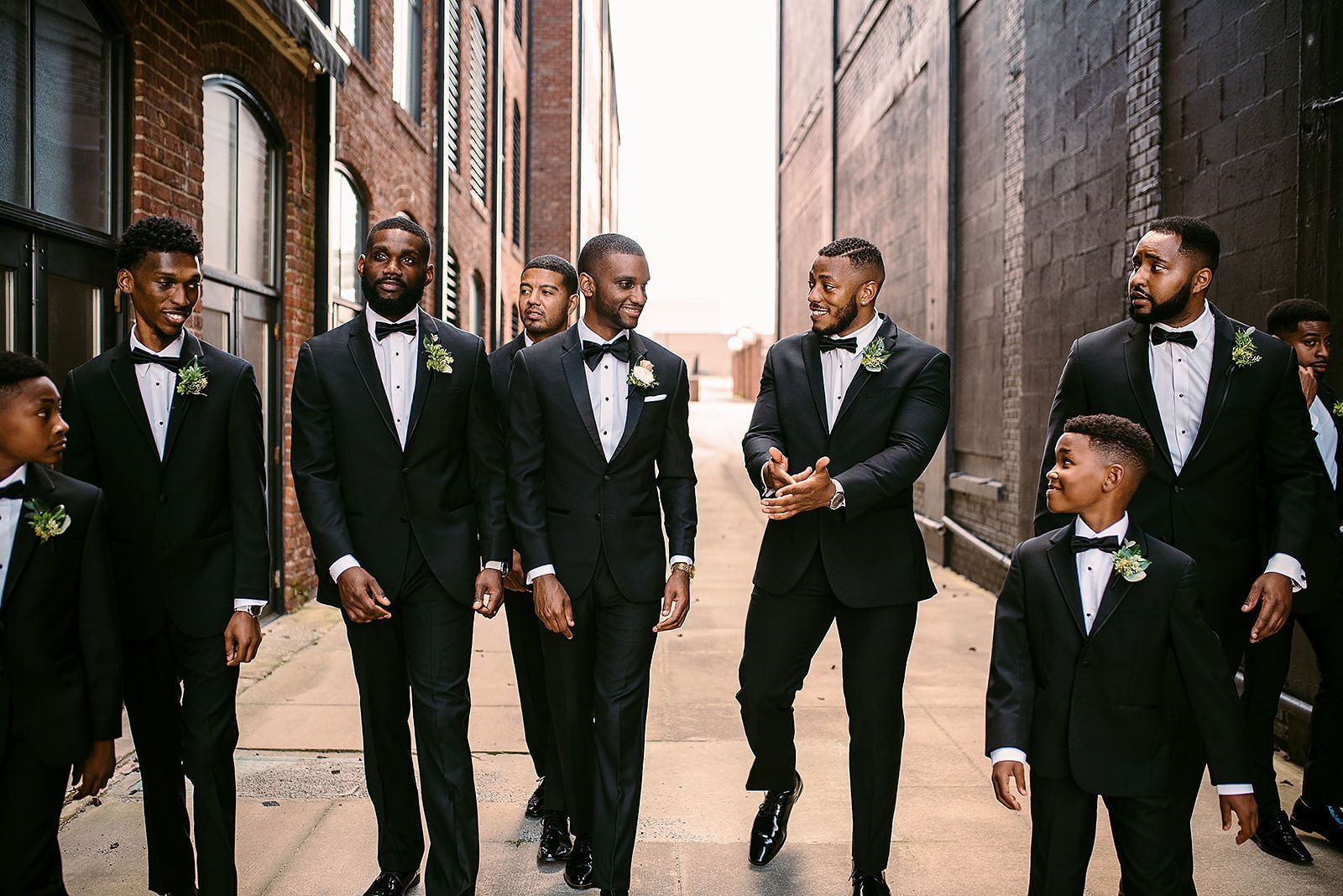 How to choose groomsmen for your wedding