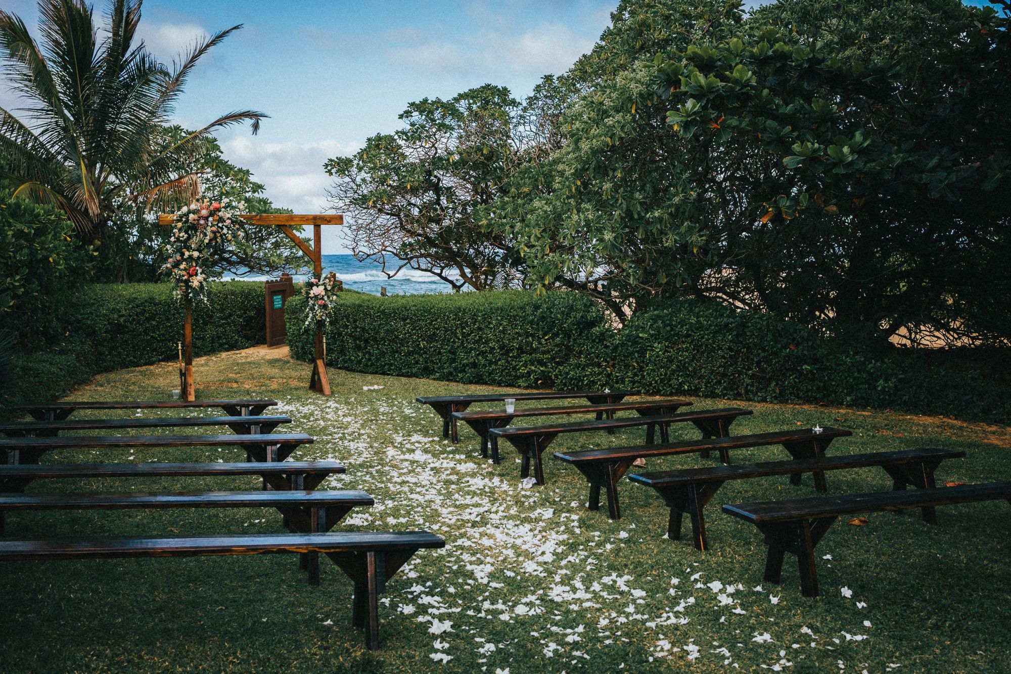 Getting married soon? Consider an outdoor wedding