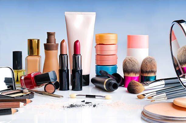 7 makeup essentials for beginners