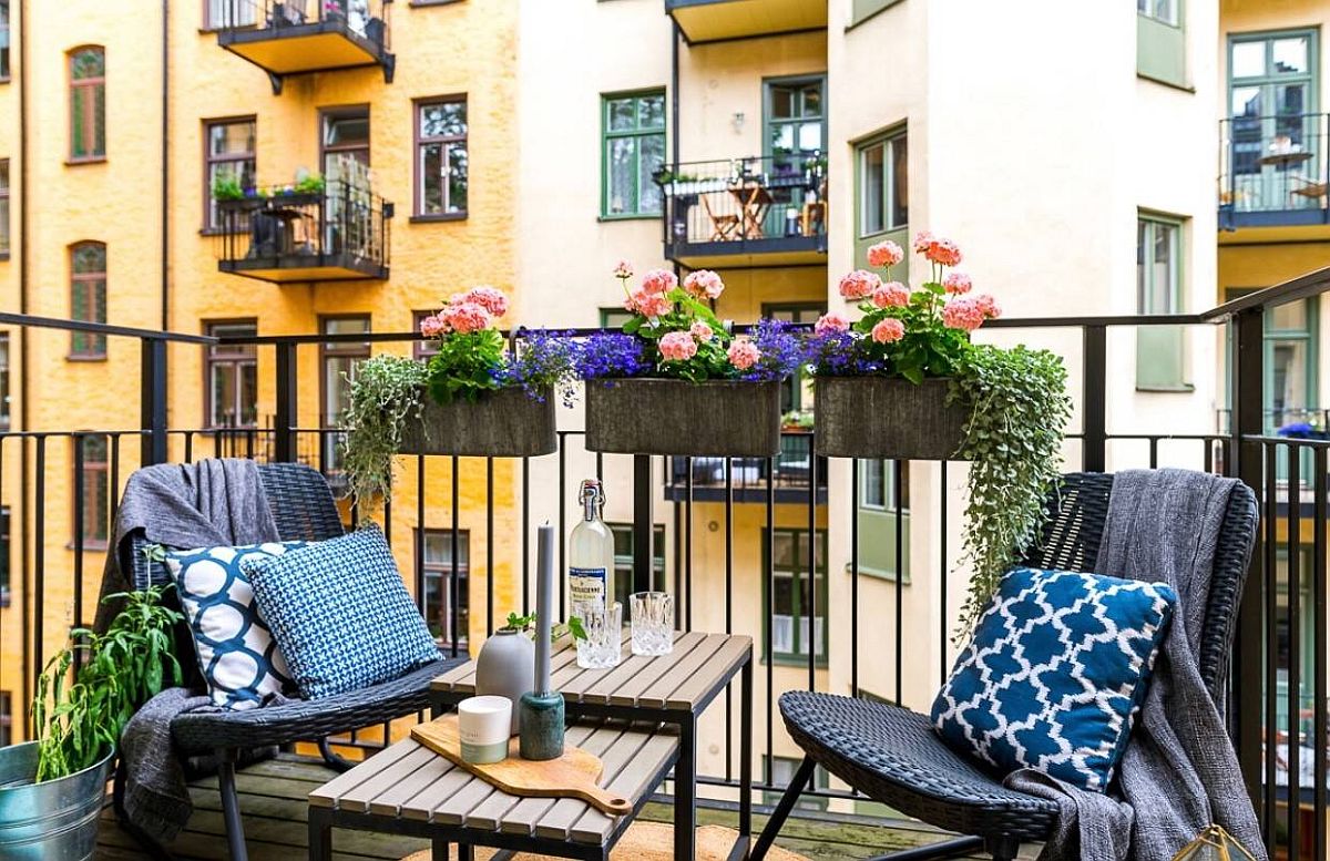 10 Ideas to Make the Most of Your Small Balcony This Spring - Decoholic