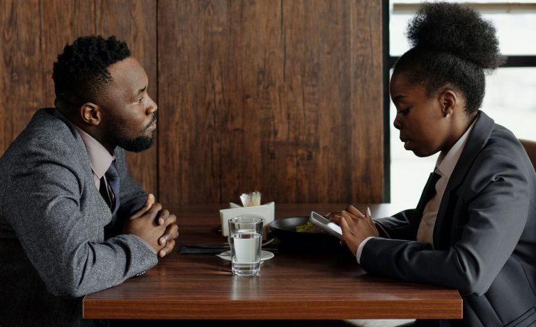 4 useful conversation tips for your first date