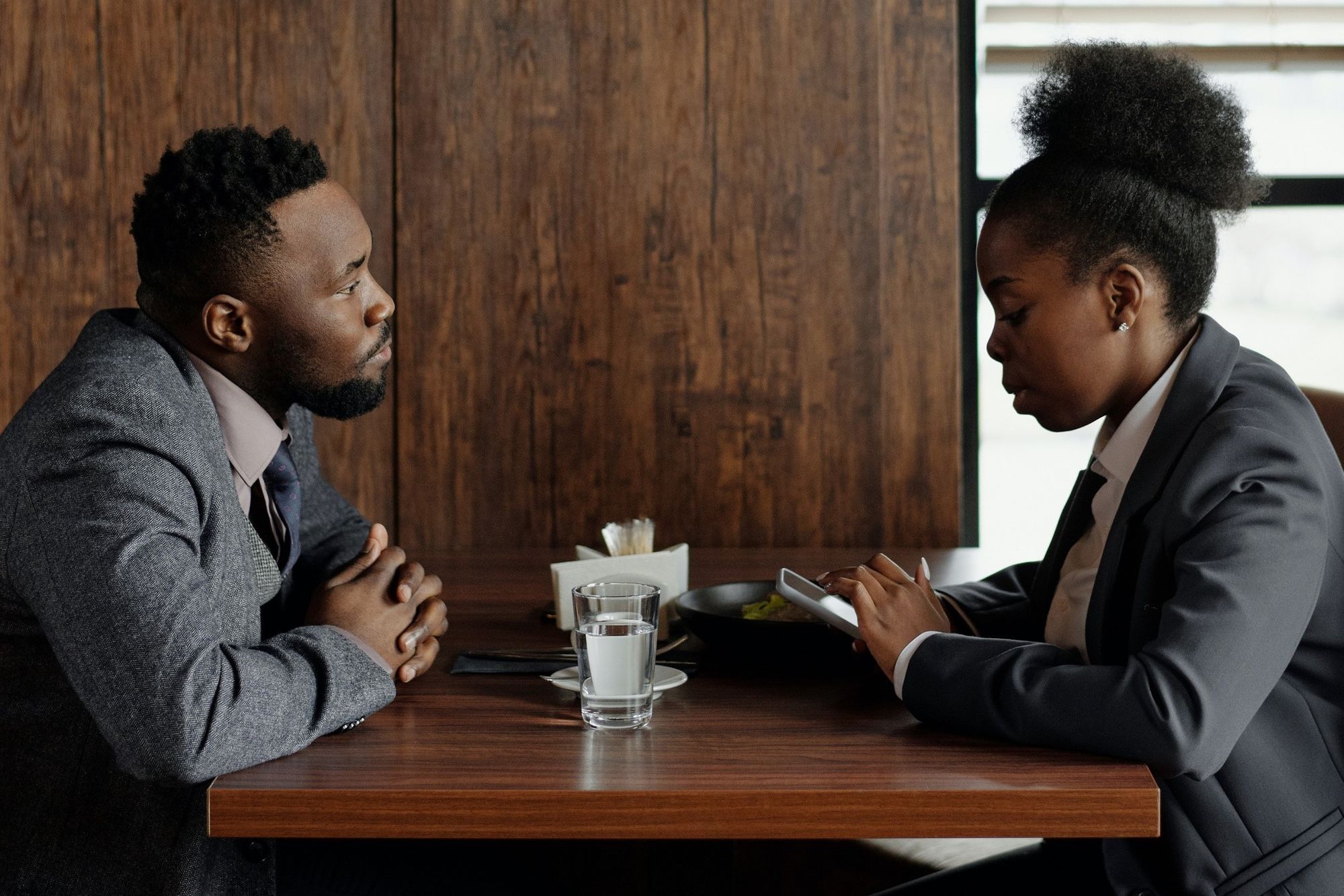 4 useful conversation tips for your first date