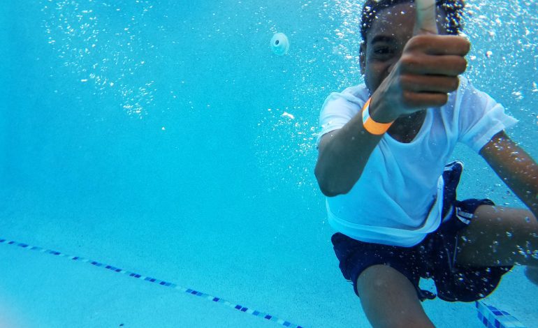 8 tips to keep your child from drowning at the pool