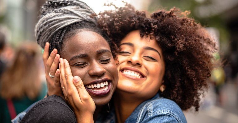 6 tips to maintain your friendship