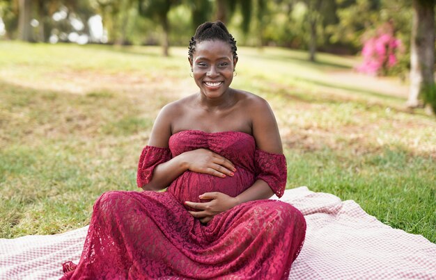 Holiday Maternity Style: Tips for Dressing your Bump