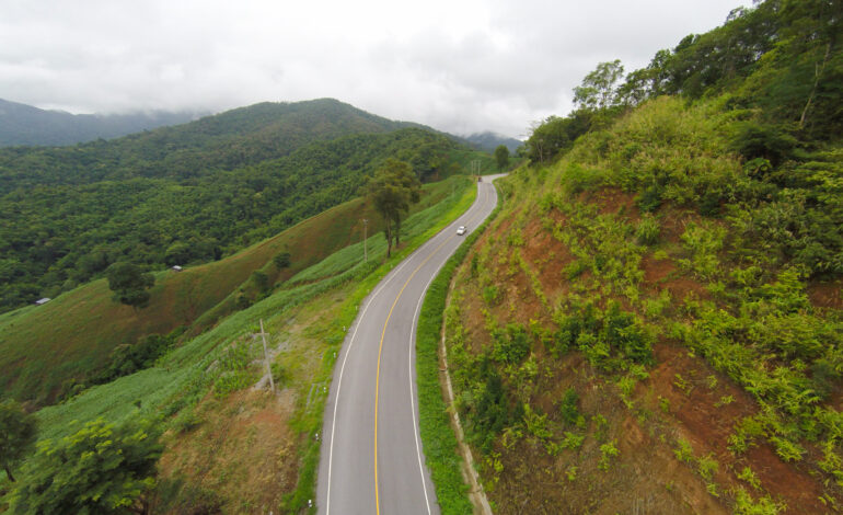 Tips for Driving on Upcountry Roads During the Holidays